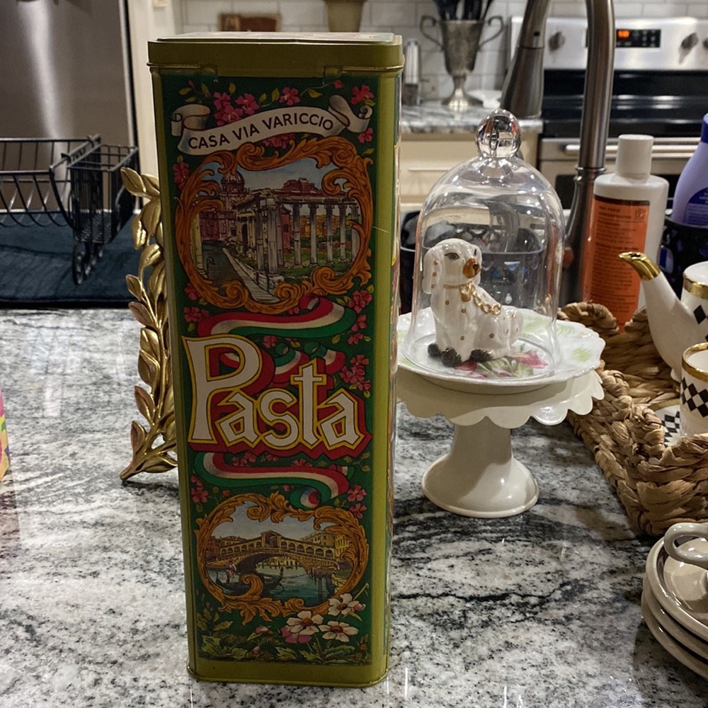Vintage Late 70’s-Early 1980’s Green Casa Via Variccio Decorative Pasta Tin! - Picture 4 of 10